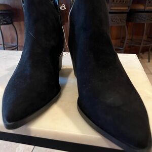 Universal Thread Boots Womens Size 9 Ankle Bootie Black Pull On Pointed